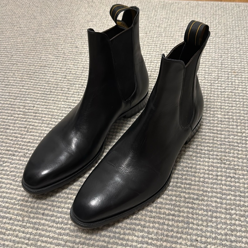 Black leather Dunhill Chelsea boots size 42 (US 9)